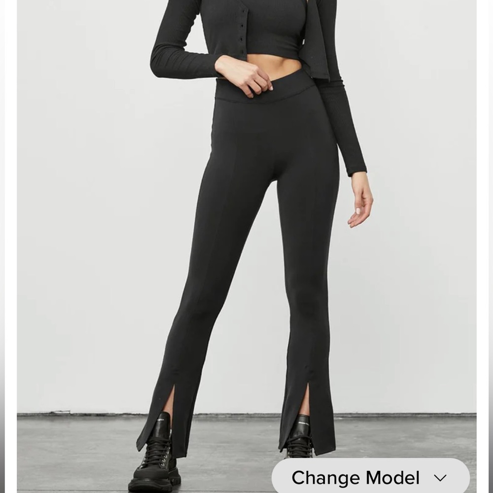 Airbrush High-Waist Flutter Legging - Alo Yoga
